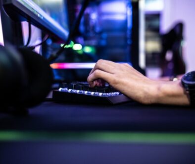 Niebezpieczne czaty online – jak rozpoznać na platformach gamingowych?